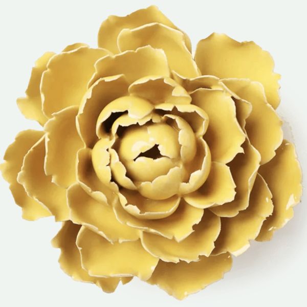 Blomst i keramikk - Lys solgul peon 13,5cm
