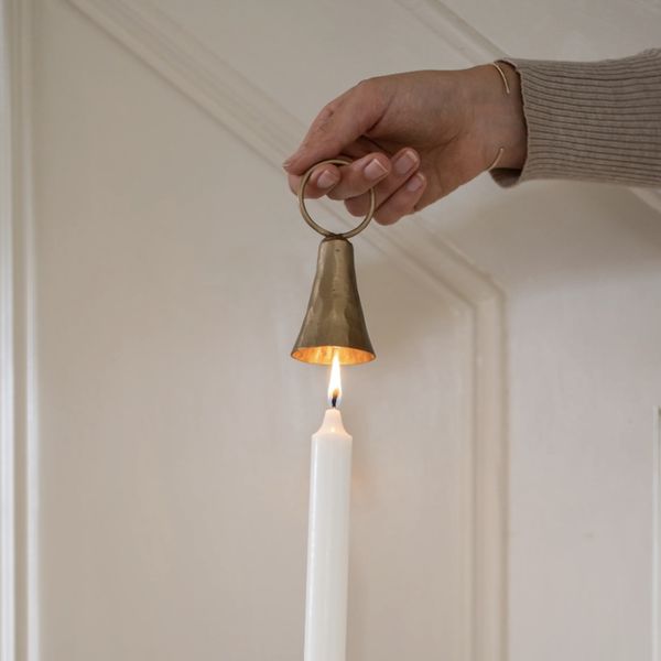 Bell Candle Snuffer i messing – 4 x 10 cm