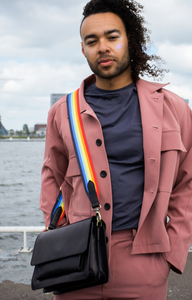 Bilde av Rainbow webbing strap svart skinn 